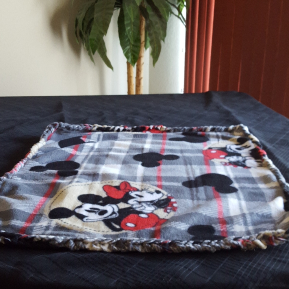 Mickey and Minnie Child's Blanket.